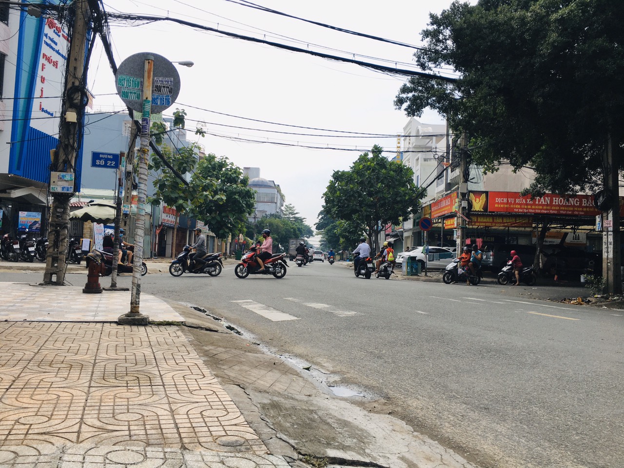 nhà đất tên lửa