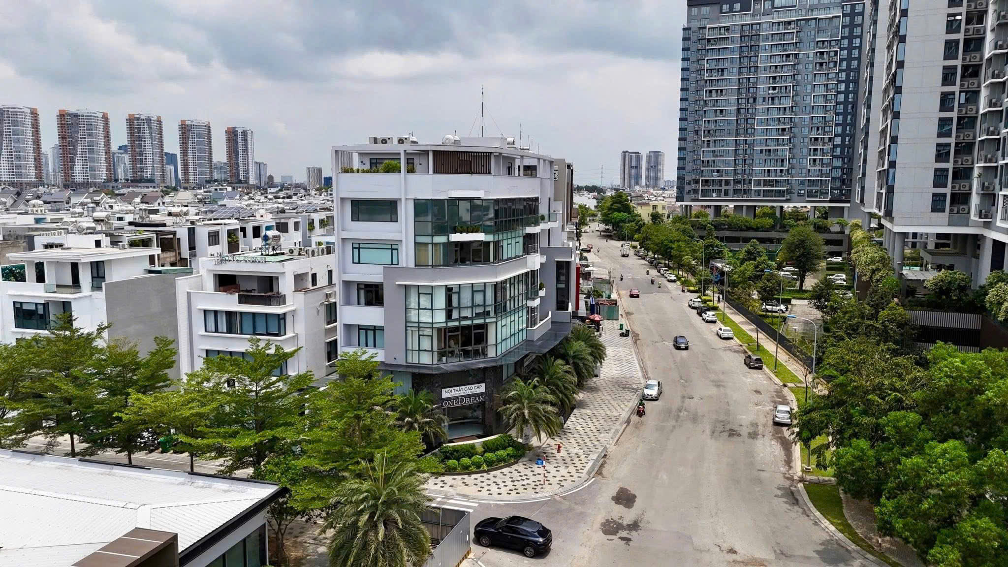 Read more about the article Bán tòa nhà góc 2 mặt tiền, 110-112 Bát Nàn, Q2, view sông SG – 300 tỷ