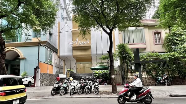 Read more about the article Bán tòa nhà 100 Nguyễn Du, Q1 – 420 tỷ