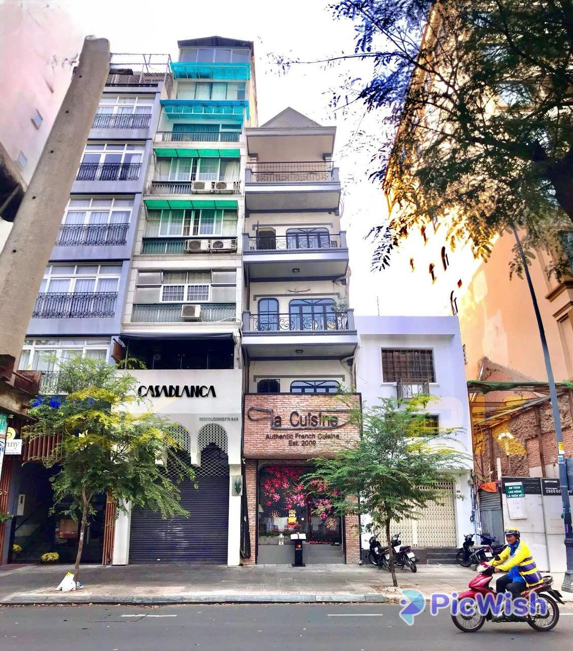 Read more about the article Bán nhà mặt tiền 52 Lê Thánh Tôn, Quận 1 – 90 tỷ