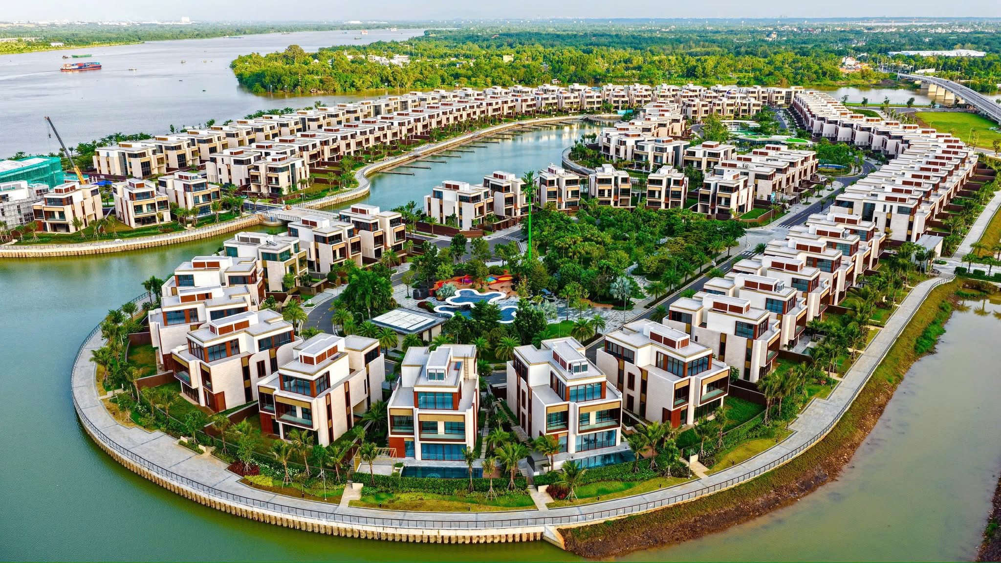 Read more about the article Bán Dinh thự ven sông The Rivus – Masterise Homes – 200 tỷ