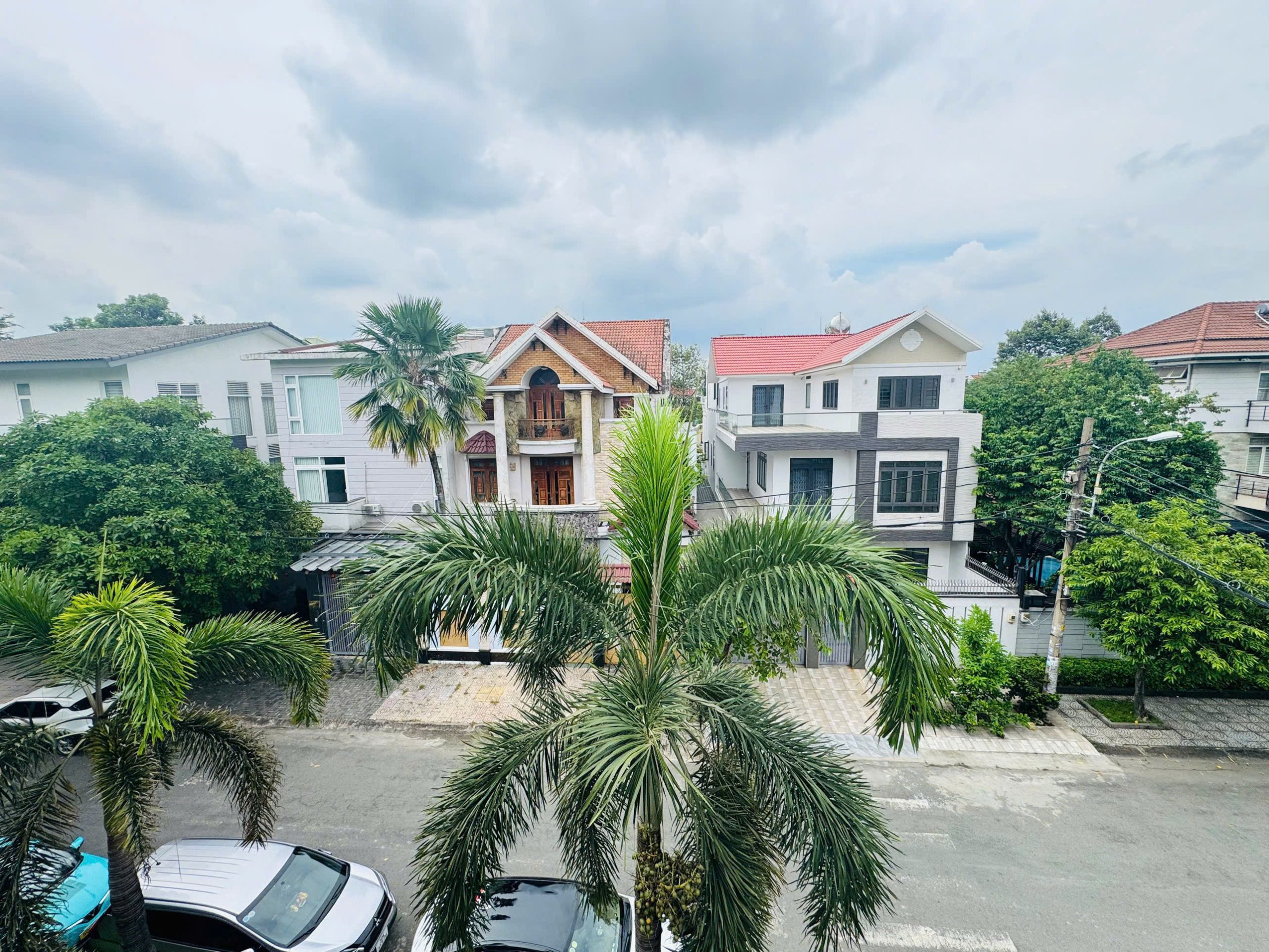 Read more about the article Bán biệt thự góc 64A đường 32 khu Tên Lửa – 34 tỷ